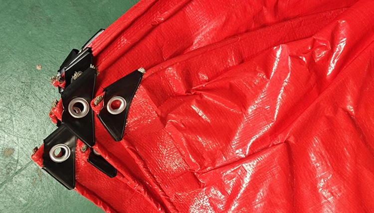 PE TARPAULINS : 아프리카의 주택 및 물 저장을위한 신뢰할 수있는 솔루션